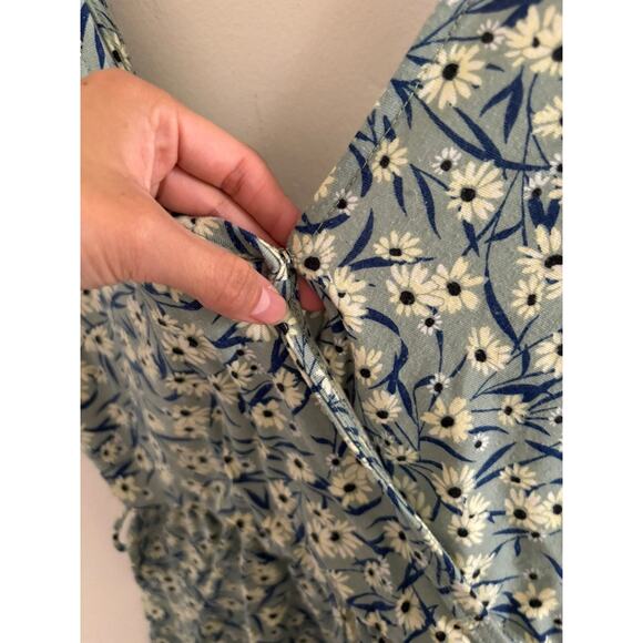 Urban Outfitters Romper Women's Small Plunging Wrap Green Floral Short Sleeve - Picture 4 of 7